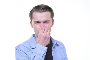 臭ッ！頭の臭いを何とかしたい！！頭の臭いを改善する６つの方法