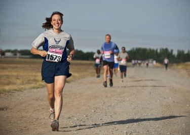 マラソンの練習なら必見！厳選した効果的な筋トレ方法５選