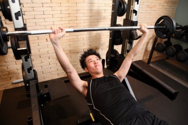 初心者必見！ベンチプレスでも効率よく筋トレできるポイント