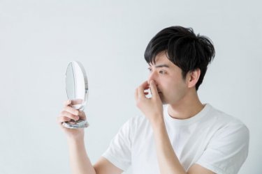 男のいちご鼻は大変！？その原因と毛穴ケアの方法